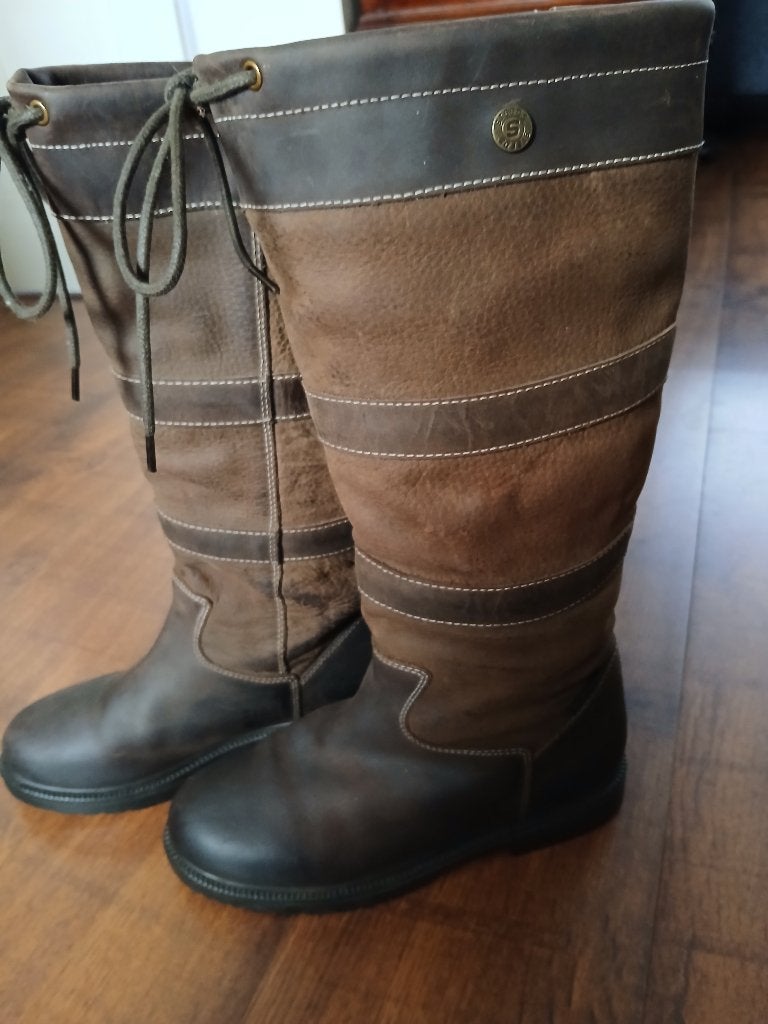Steeds outdoorlaarzen maat 42, Ophalen of Verzenden, Zo goed als nieuw, Recreatie, Schoeisel