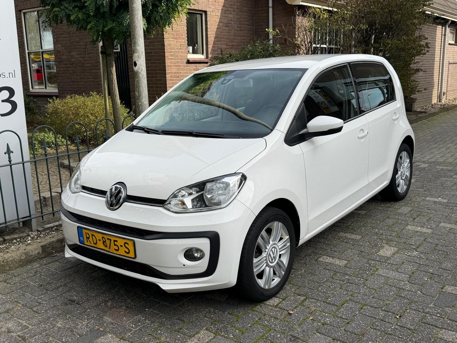 Volkswagen up! 1.0 BMT high up! (bj 2017), Voorwielaandrijving, Stof, Gebruikt, Wit