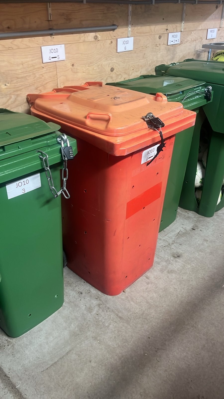 Kliko's voor opslag van sportballen, Ophalen, Kunststof, Gebruikt, 40 liter of meer