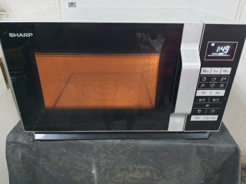 ZGAN Sharp Solo magnetron met touchbediening werkt perfect, Witgoed en Apparatuur, Magnetrons, Ophalen, Draaiplateau, Magnetron