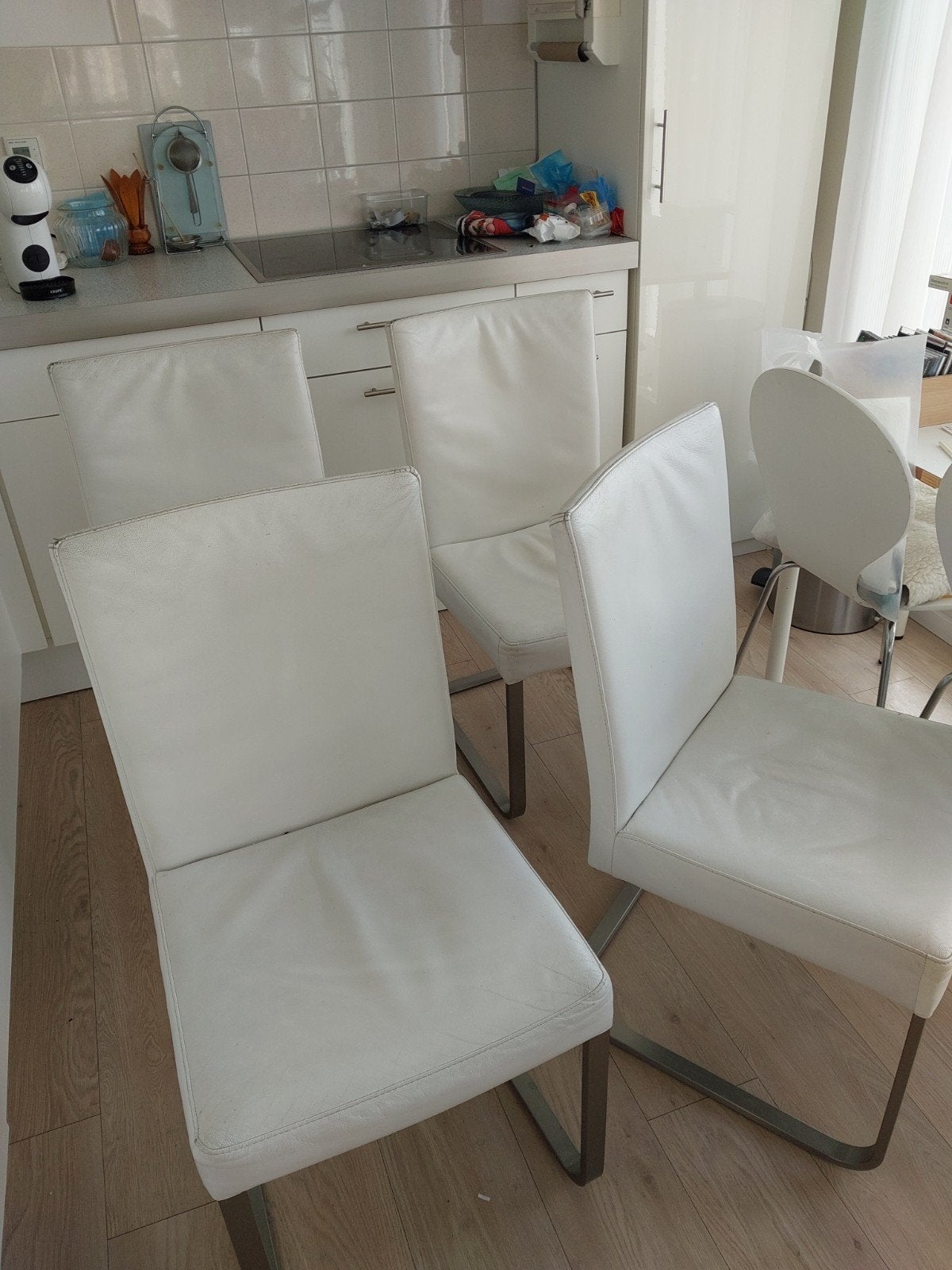 4 witte eetkamerstoelen, Ophalen, Gebruikt, Wit, Vier