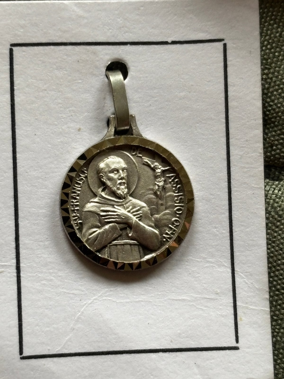 Zilverkleurige Medaille Sint Franciscus van Assisi, Sieraden, Tassen en Uiterlijk, Kettingen, Nieuw, Overige materialen, Zilver