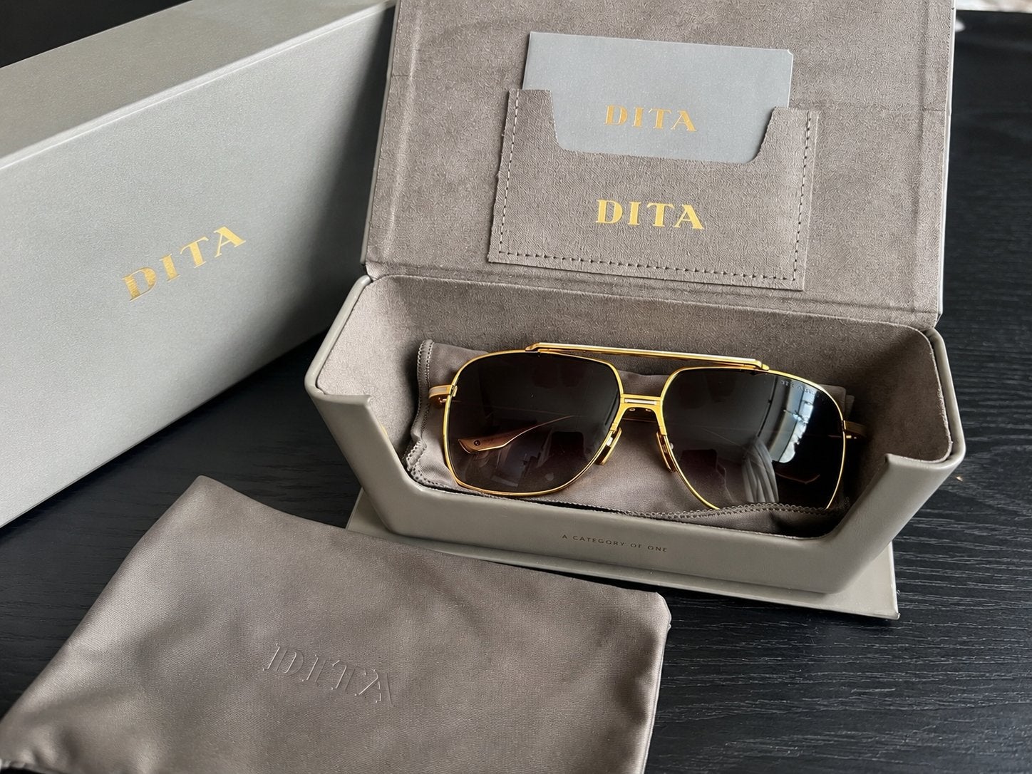 Nieuwe DITA Alkamx DTS-100 - 01A Zonnebril Goud/Grijs, Overige merken, Zonnebril, Geel, Nieuw