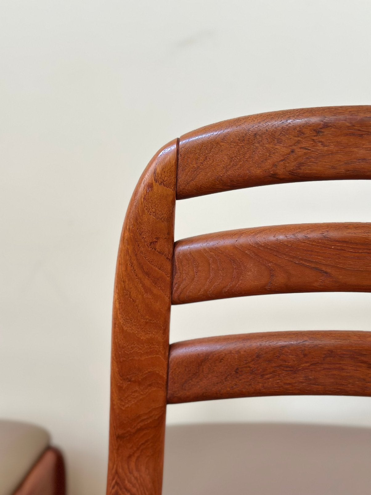 Set 4 vintage deens design stoelen DYRLUND jaren 50/60/70, Ophalen, Leer, Gebruikt, Overige kleuren