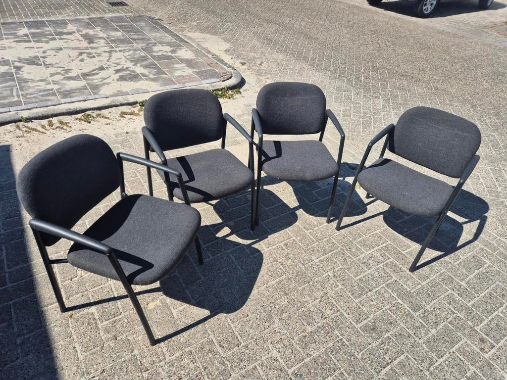 4 Comfortabele stoelen, Ophalen of Verzenden, Grijs