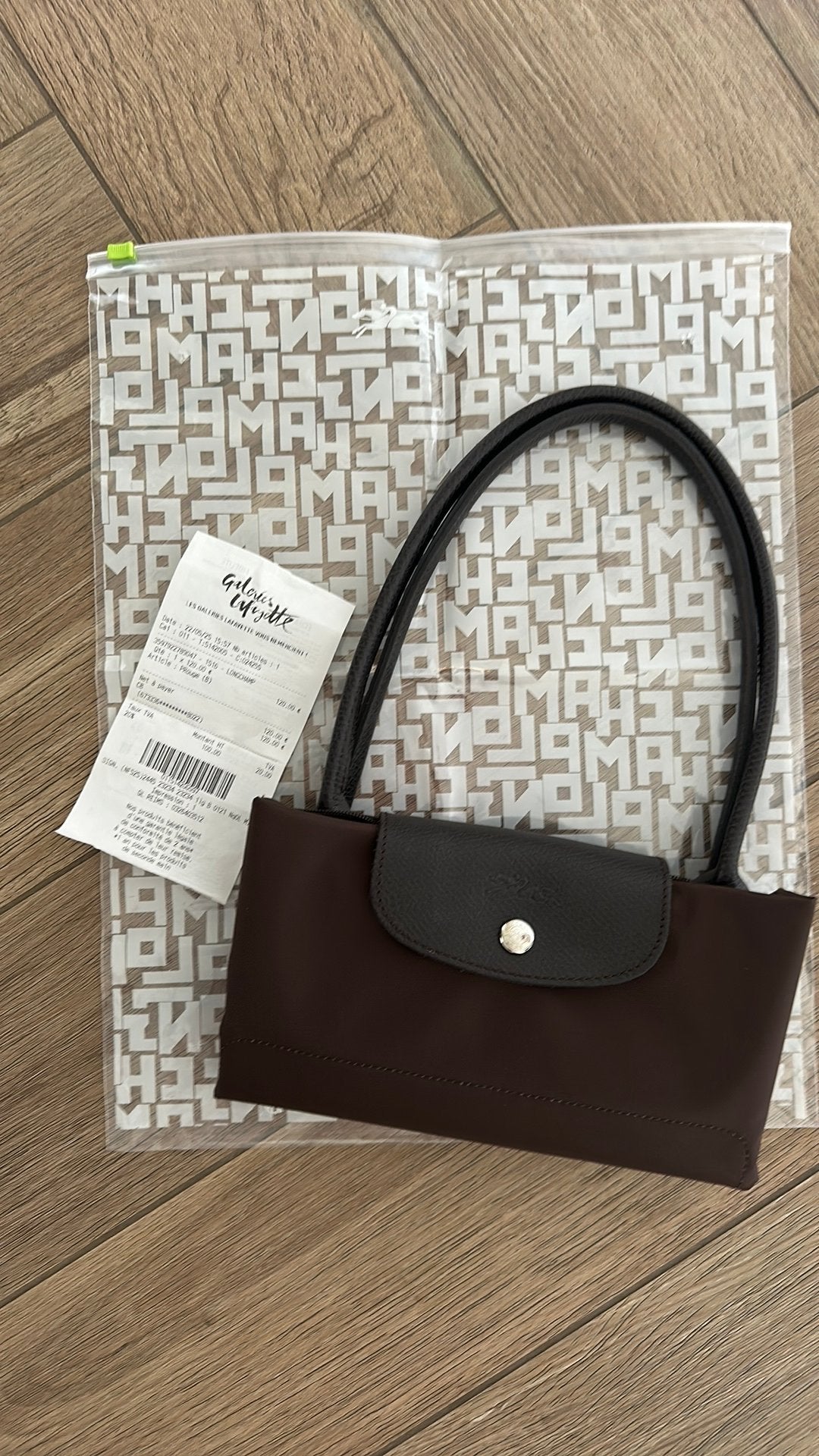 Longchamp le pliage M chocoladebruin, Ophalen of Verzenden, Zo goed als nieuw, Handtas