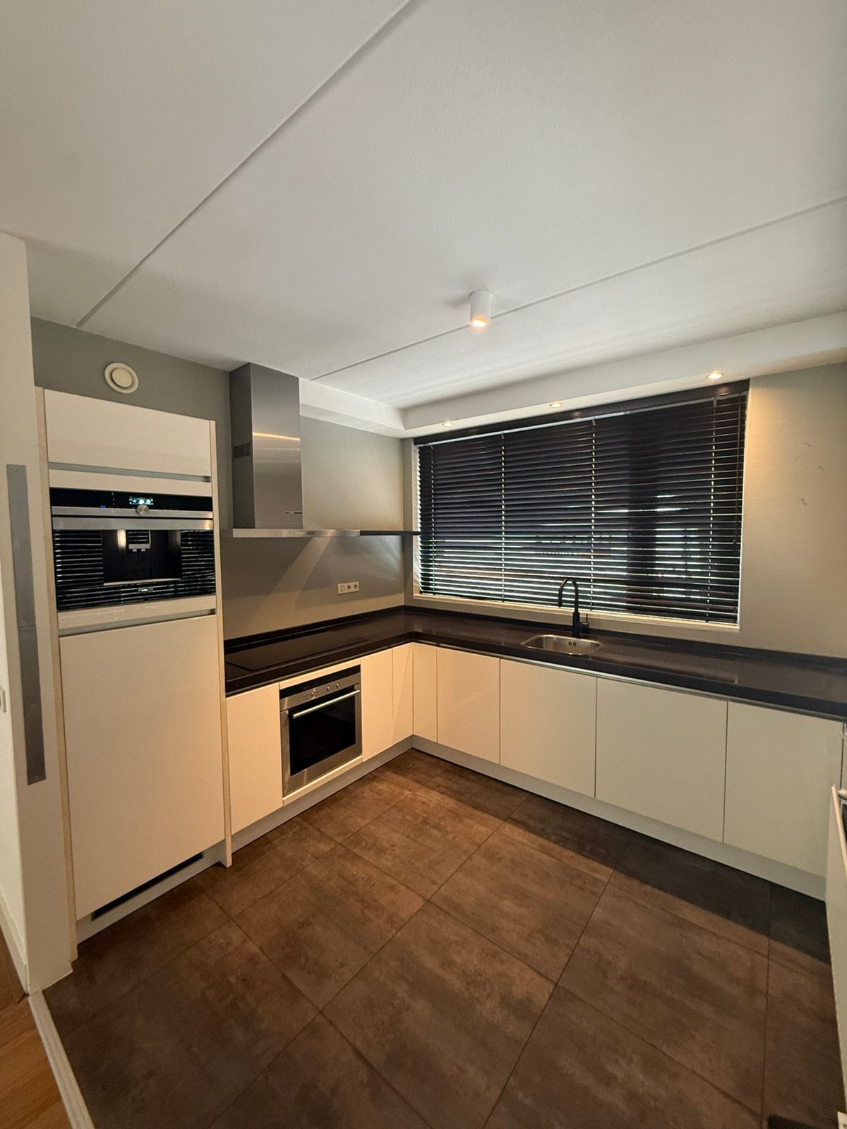 Complete inbouw keuken inlc apparatuur, Ophalen, Wit, Graniet of Steen, Zo goed als nieuw