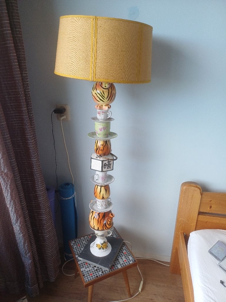 Staande lamp theepotten en kopjes, Ophalen, Gebruikt, Overige materialen, 150 tot 200 cm