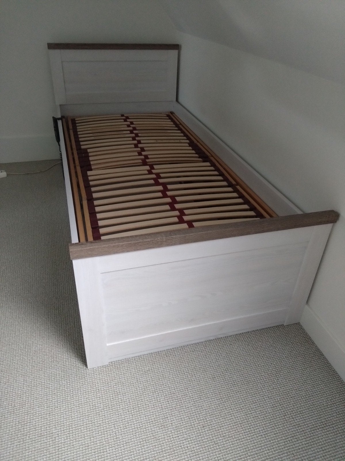 Eenpersoonsbed met verstelbare lattenbodem en lade, 90x200, Ophalen, Verstelbaar, 90 cm, Eenpersoons