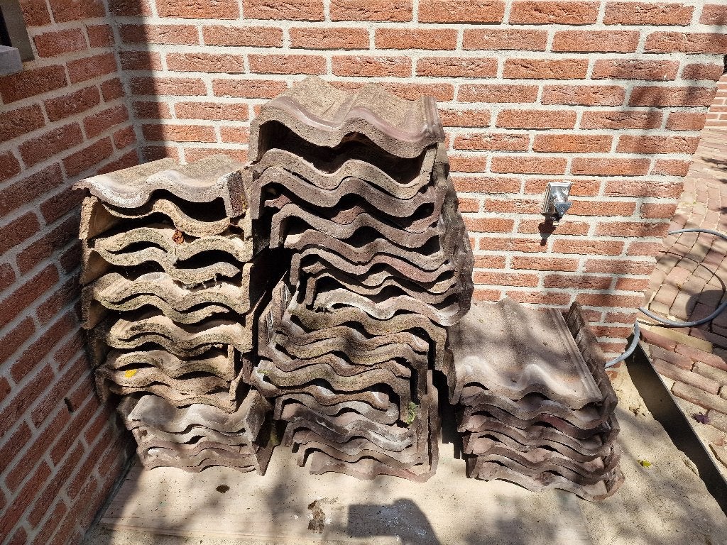 Sneldek dakpannen hoek linker+rechter incl paar ongebruikte, Doe-het-zelf en Verbouw, Dakpannen en Dakbedekking, Ophalen, Gebruikt