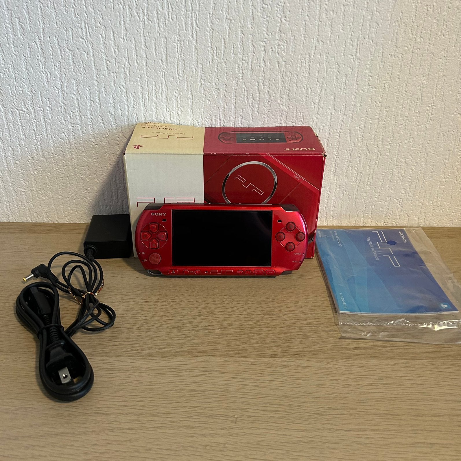 PlayStation Portable PSP-3000 Radiant Red (Carnival - Boxed), Verzenden, Zo goed als nieuw