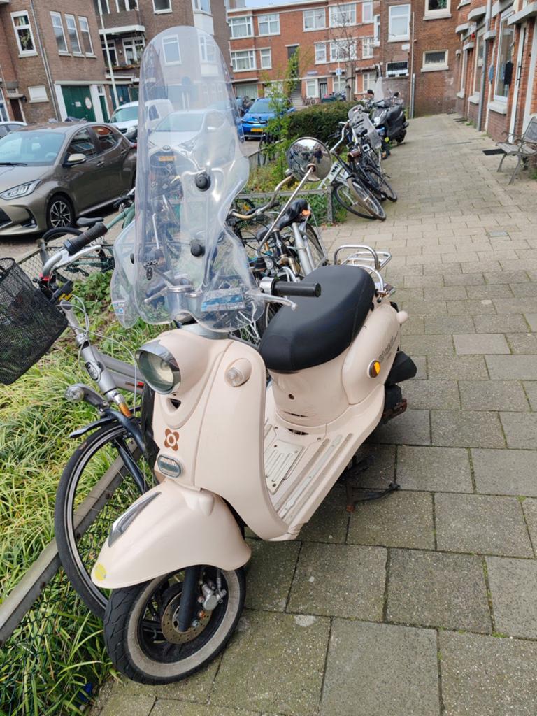 AMG New Flash snorscooter - Lekke band, lichte schade, Ophalen, Gebruikt, Benzine, Overige merken