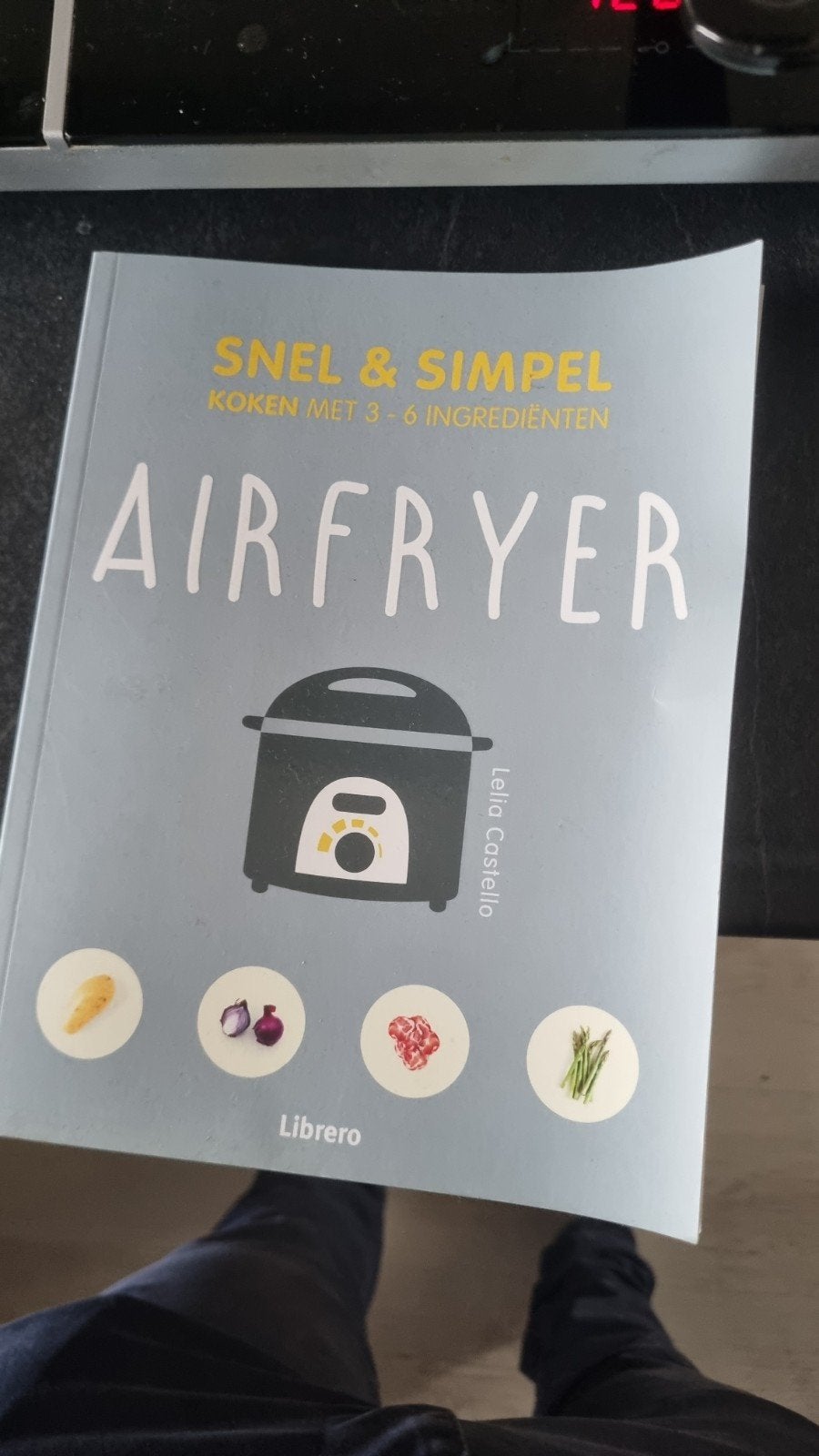 Snel & Simpel Airfryer Kookboek - Lelia Castello, Ophalen, Zo goed als nieuw