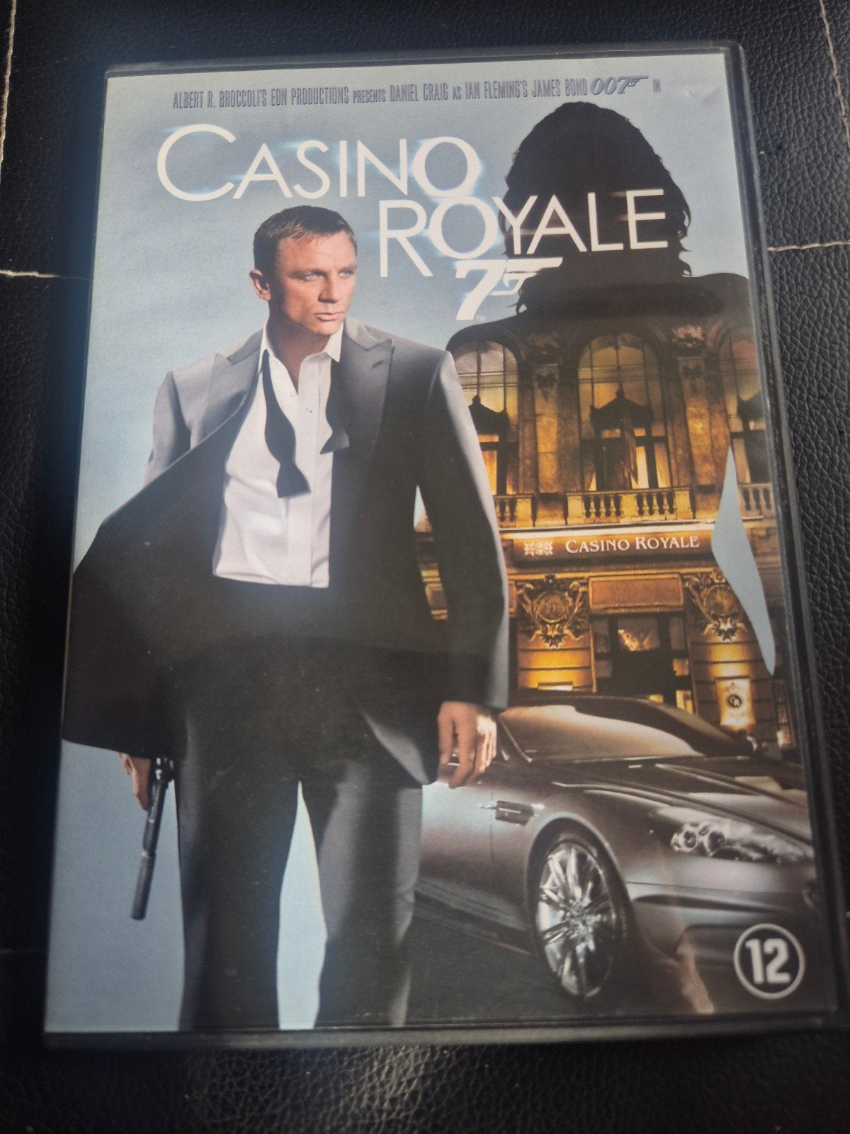 Casino royale, Vanaf 12 jaar, Ophalen, Zo goed als nieuw