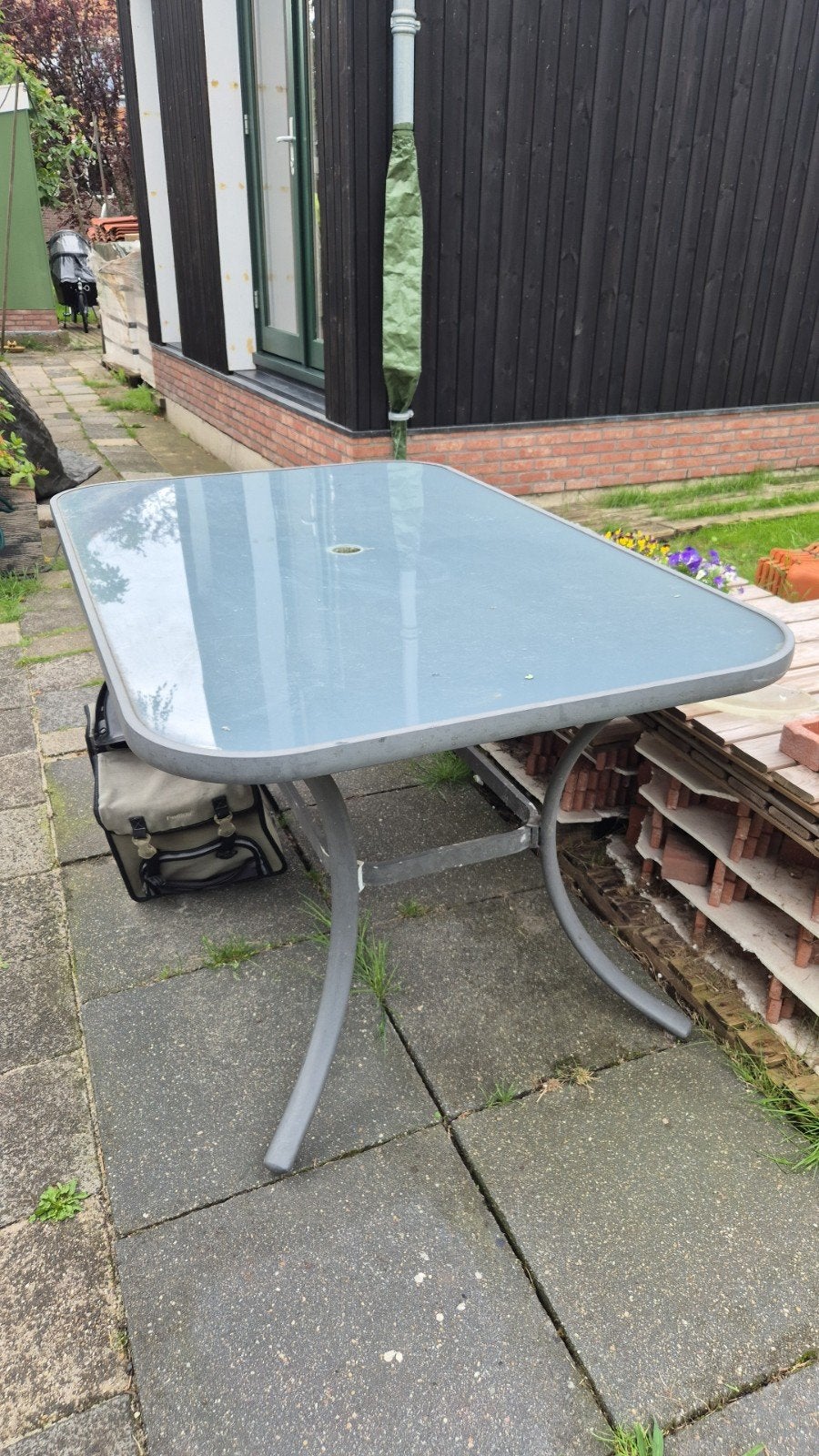 Tuintafel met glazen blad, Tuin en Terras, Ophalen, Gebruikt, Rechthoekig, Metaal
