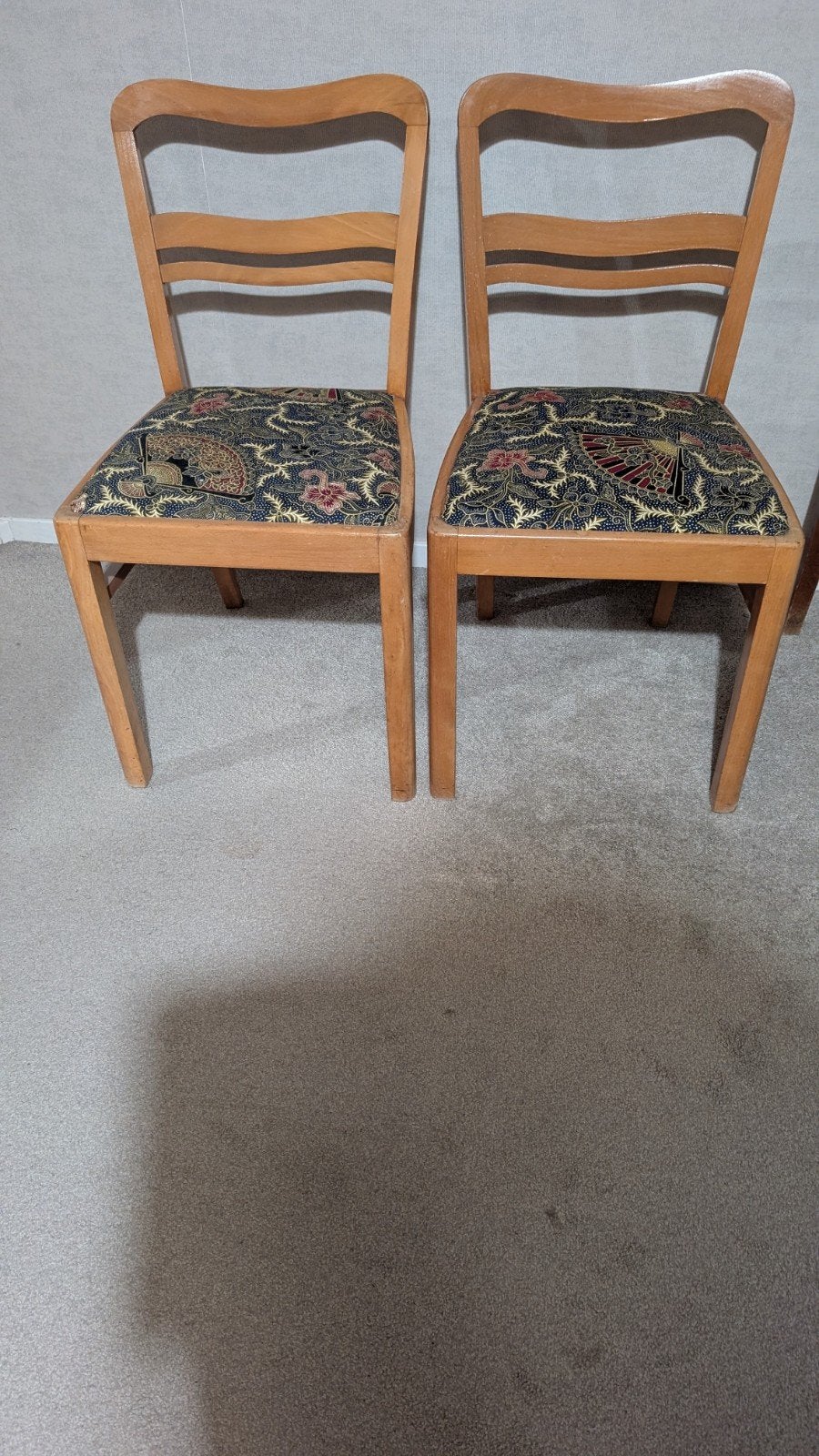 Vinted slaapkamer stoeltjes twee stuks, Ophalen, Twee