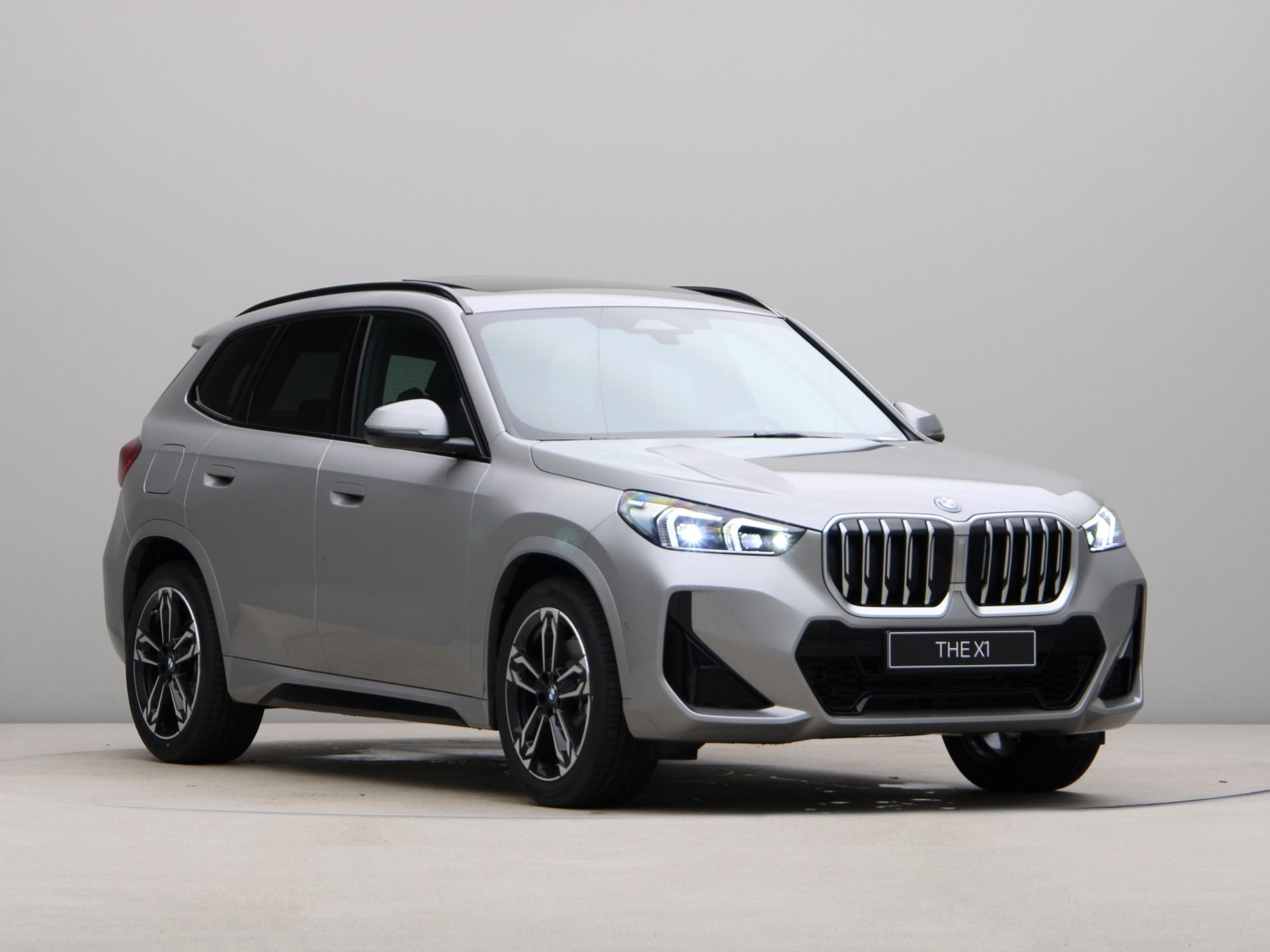 BMW X1 xDrive25e (bj 2025, automaat), Auto's, Gebruikt, Met garantie (alle), Overige brandstoffen, Automatische klimaatregeling