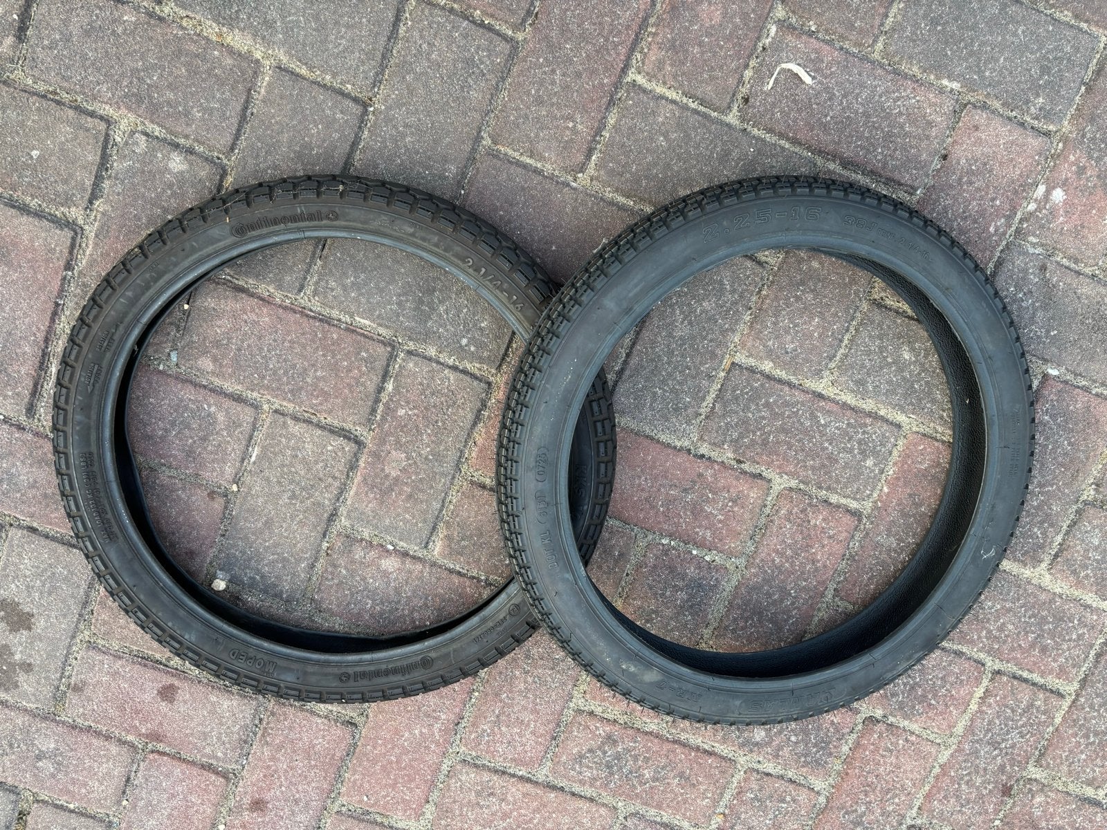 Zo goed als nieuwe banden voor Tomos A35/Flexer, Fietsen en Brommers, Ophalen of Verzenden, Zo goed als nieuw, Overige typen