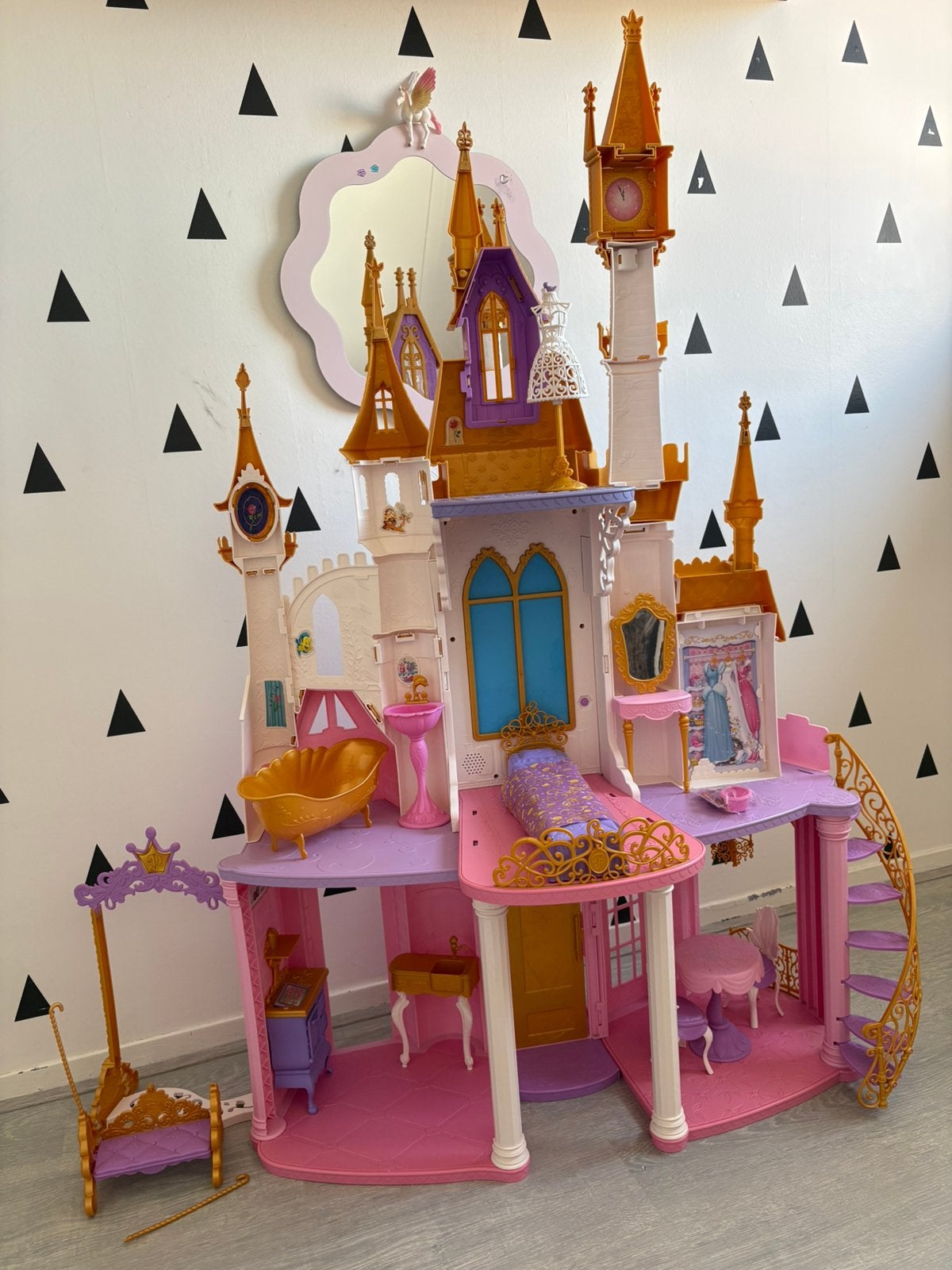 Groot Disney Princess Prinsessenkasteel / Poppenhuis, Kinderen en Baby's, Ophalen, Zo goed als nieuw, Poppenhuis