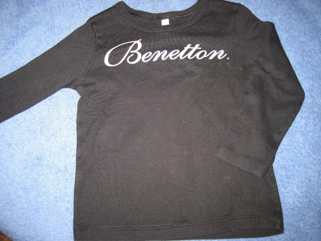 Zwart Benetton shirt, 82 cm, Kinderen en Baby's, Babykleding | Maat 80, Ophalen of Verzenden, Zo goed als nieuw, Meisje, Shirtje of Longsleeve