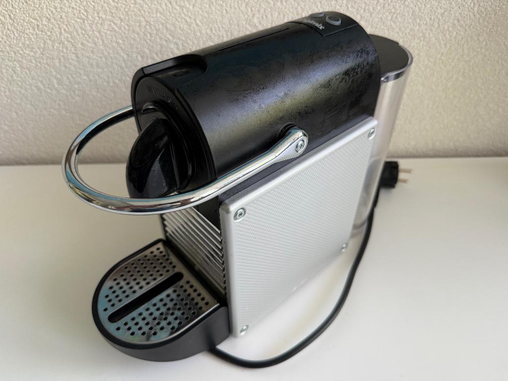 Magimix M112 Pixie Nespresso koffiemachine, Gebruikt, Koffiemachine, Ophalen of Verzenden, 1 kopje