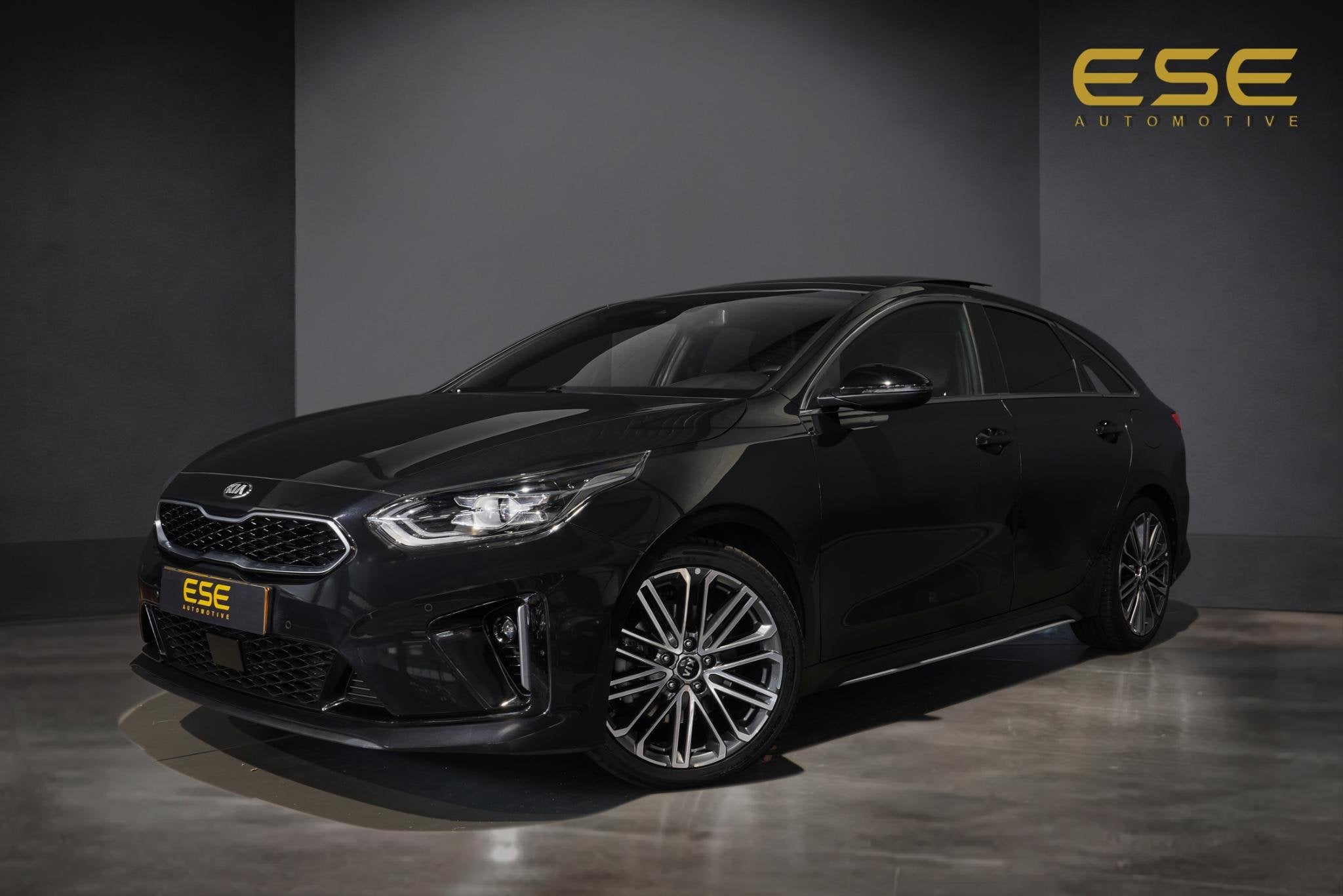 Kia ProCeed 1.4 T-GDI GT-PlusLine | Panorama | Carplay | Cam, Auto's, Stof, Euro 6, 4 cilinders, Zwart