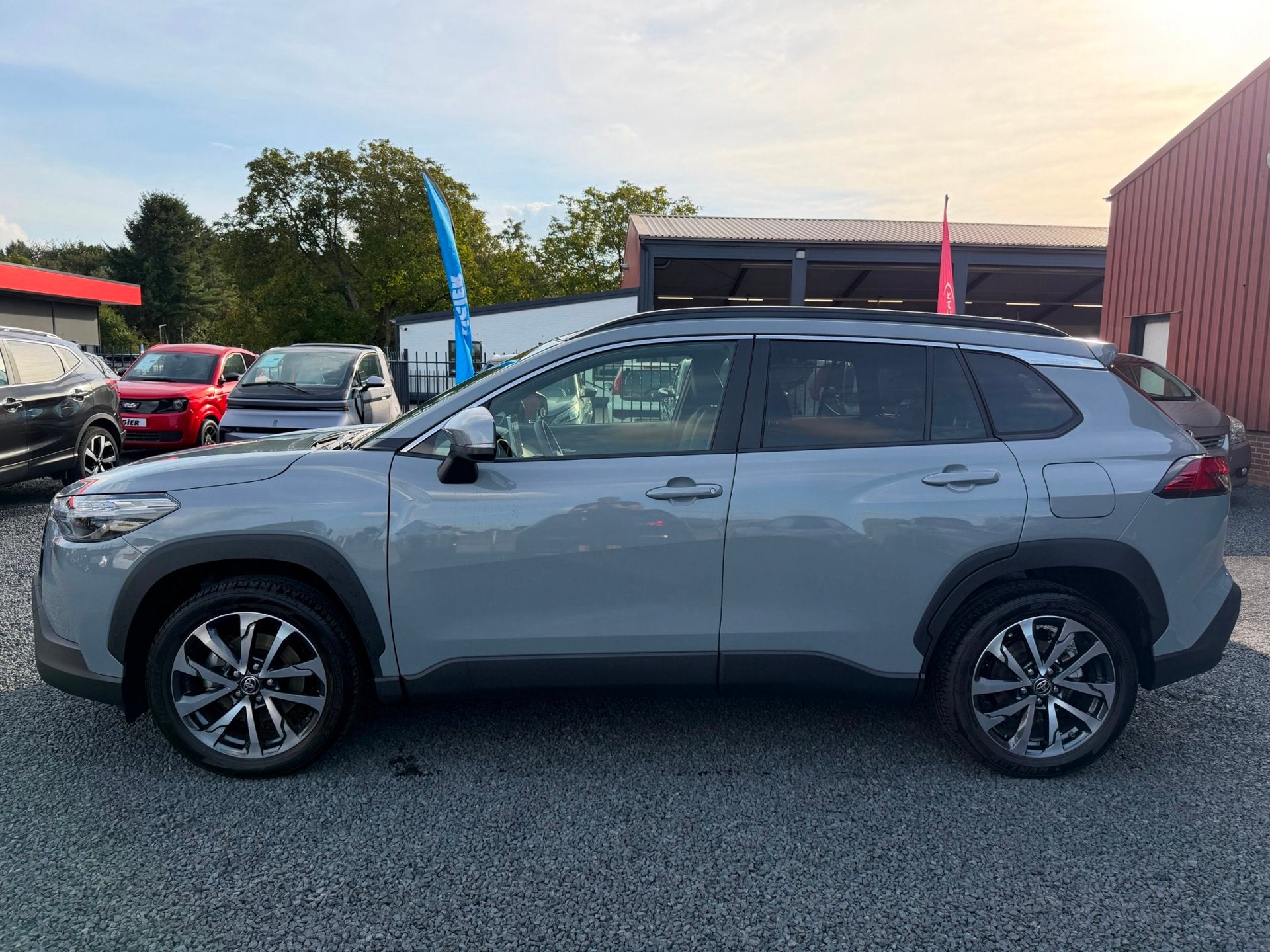 Toyota Corolla Cross 1.8 Hybrid 140 Style, Auto's, Dealer onderhouden, 4 cilinders, Bedrijf, Nieuw