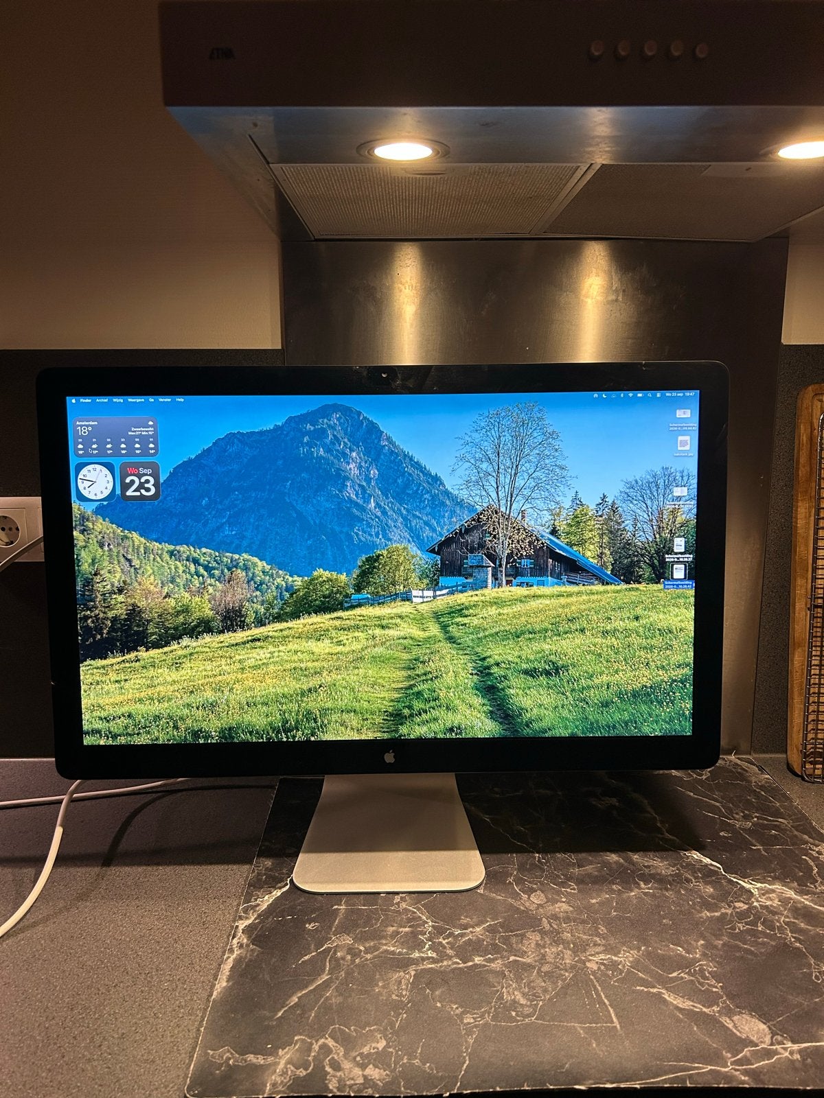 Apple 27-inch Thunderbolt Display met USB-C adapter, Computers en Software, Ophalen, Gebruikt, IPS, Onbekend