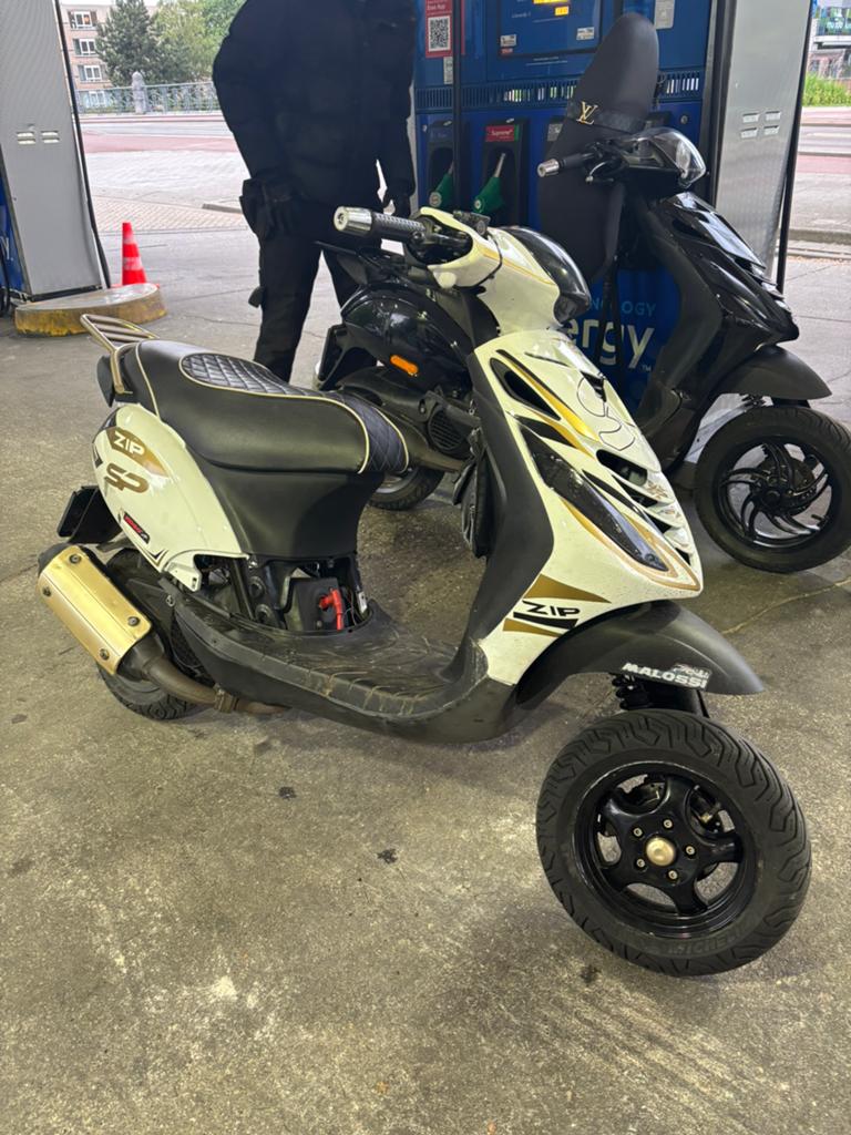 Gereviseerd Zip 172cc stage 1, Fietsen en Brommers, Scooters | Piaggio, Ophalen of Verzenden, Zo goed als nieuw, Tweetakt, Zip