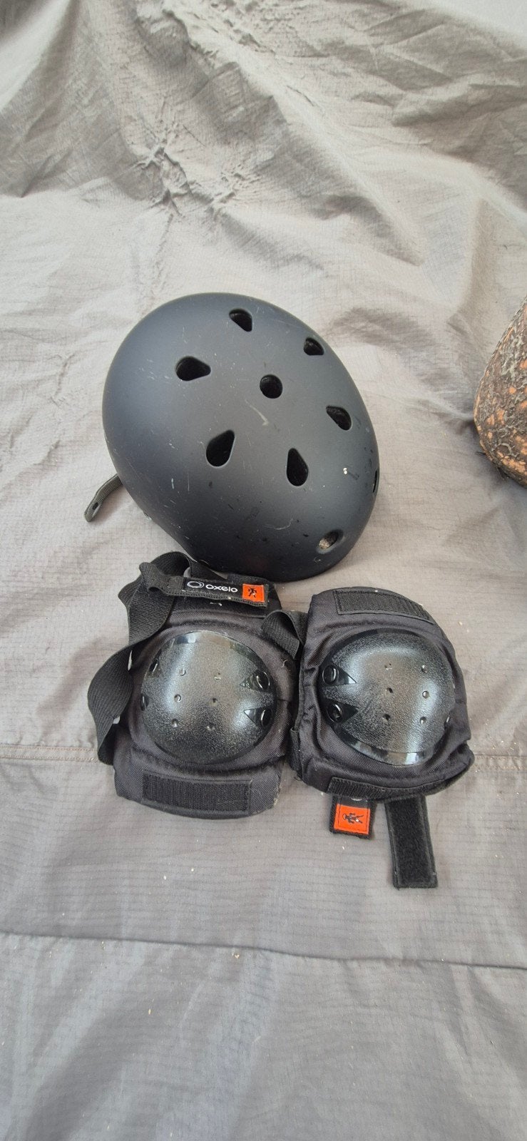 Skateboard beschermset: helm en kniebeschermers, Sport en Fitness, Ophalen of Verzenden, Gebruikt, Bescherming