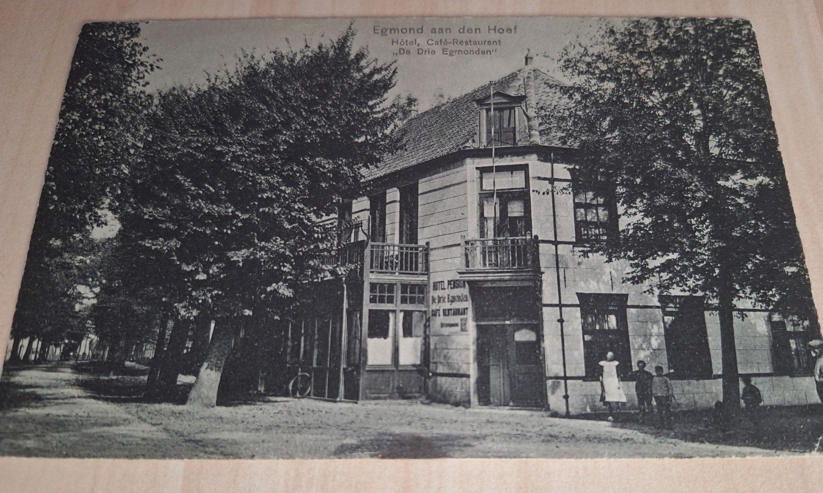 Egmond aan de hoef, Hotel Café-restaurant "De drie Egmond, Verzenden, 1920 tot 1940, Gelopen, Noord-Holland