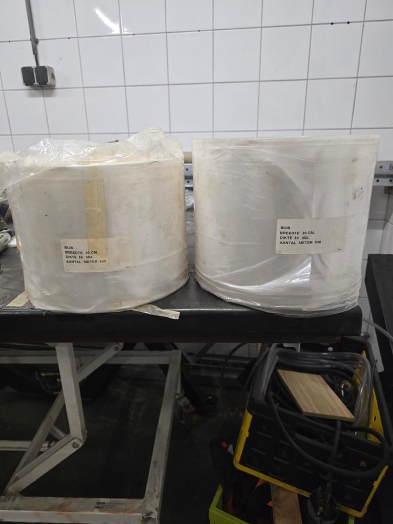 2 rollen plastic zeil, 20cm breed, 540 meter lang, Doe-het-zelf en Verbouw, Zeil en Folie, Ophalen of Verzenden, Nieuw, 15 m² of meer
