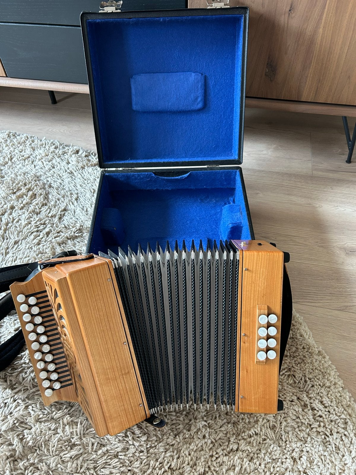 Harmona C/F gestemde Trekzak met koffer, Muziek en Instrumenten, Accordeons, Gebruikt, Overige formaten, Met koffer, Knopaccordeon