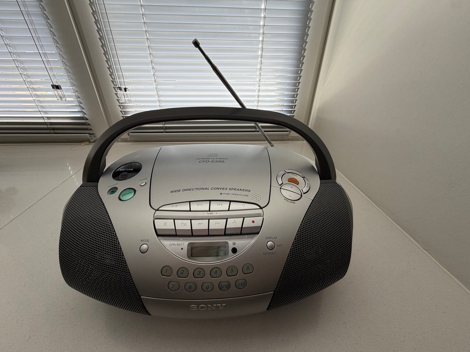 Sony CFD-S300L CD Radio Cassette met afstandsbediening, Ophalen of Verzenden, Gebruikt, Radio, Met cd-speler