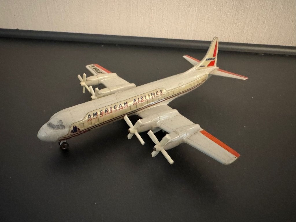 Siku vliegtuig Lockheed L188 Electra American Airlines, Ophalen of Verzenden, Gebruikt, Schaalmodel
