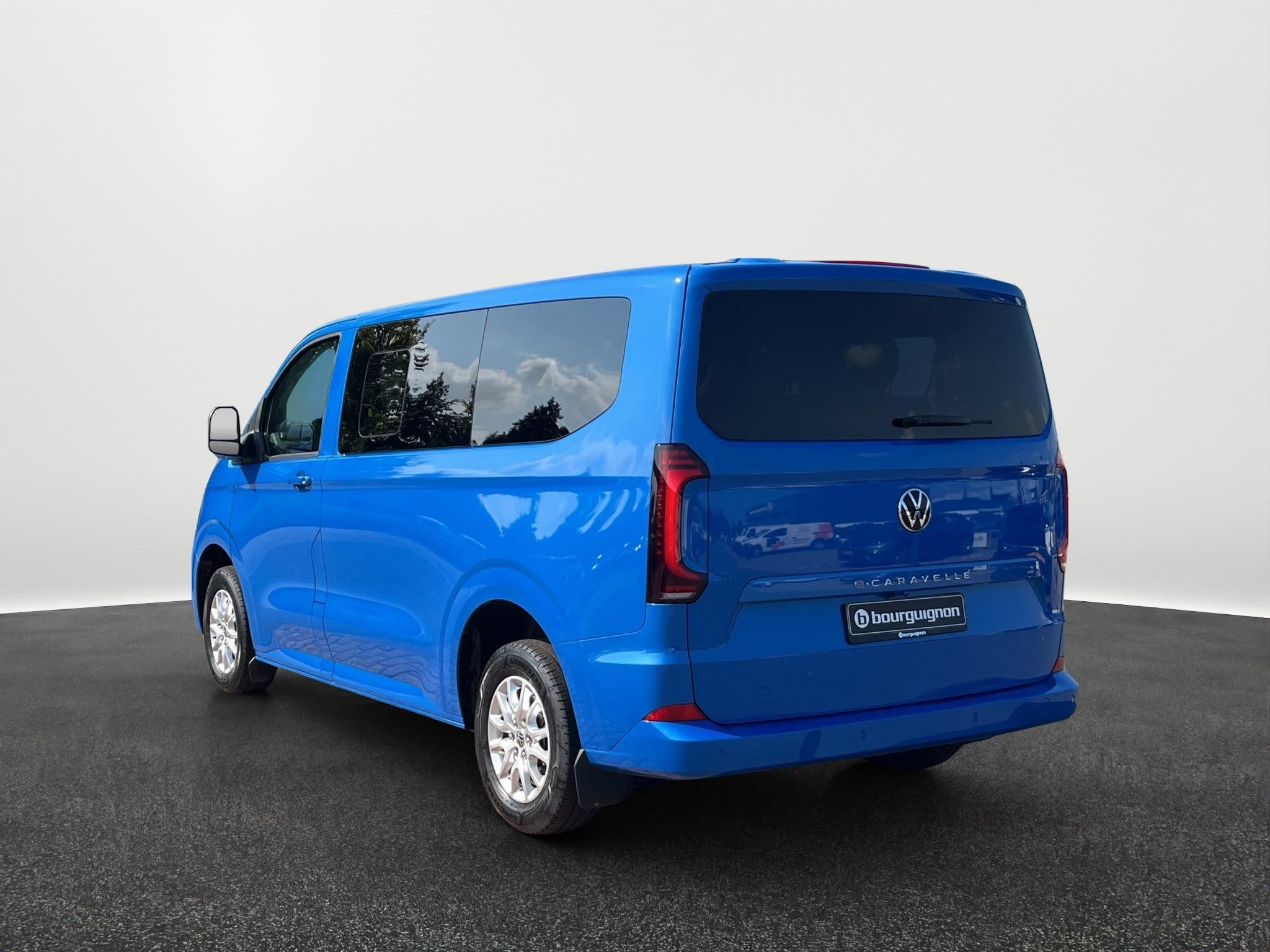 Volkswagen e-Transporter Caravelle 32 L1H1 Caravelle 64 kWh, Auto's, Volkswagen, Automaat, Gebruikt, Zwart, Overige carrosserieën