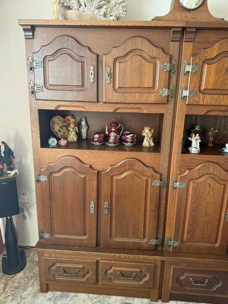 Eikenhouten kast met Bar en Vitrine, Ophalen