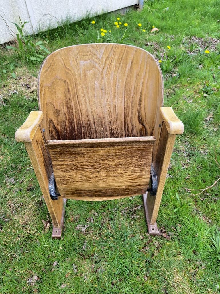 2 stuks vintage antieke houten bioscoopstoelen, Antiek en Kunst, Antiek | Meubels | Stoelen en Banken, Ophalen of Verzenden