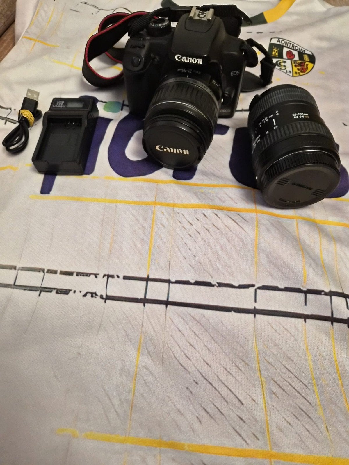 Canon EOS 1000D Spiegelreflexcamera met 2 lenzen, Audio, Tv en Foto, Fotocamera's Digitaal, Ingebouwde flitser, Gebruikt, Spiegelreflex