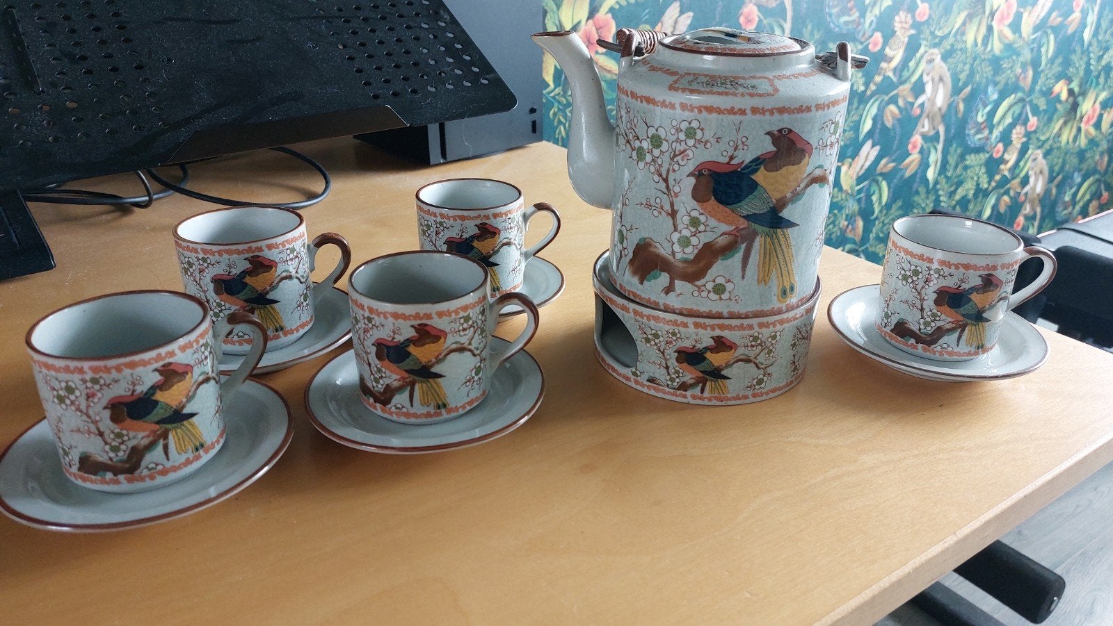 Thee/koffieservies met warmhouder en 5 kop en schotels, Ophalen, Gebruikt, Keramiek, Overige stijlen