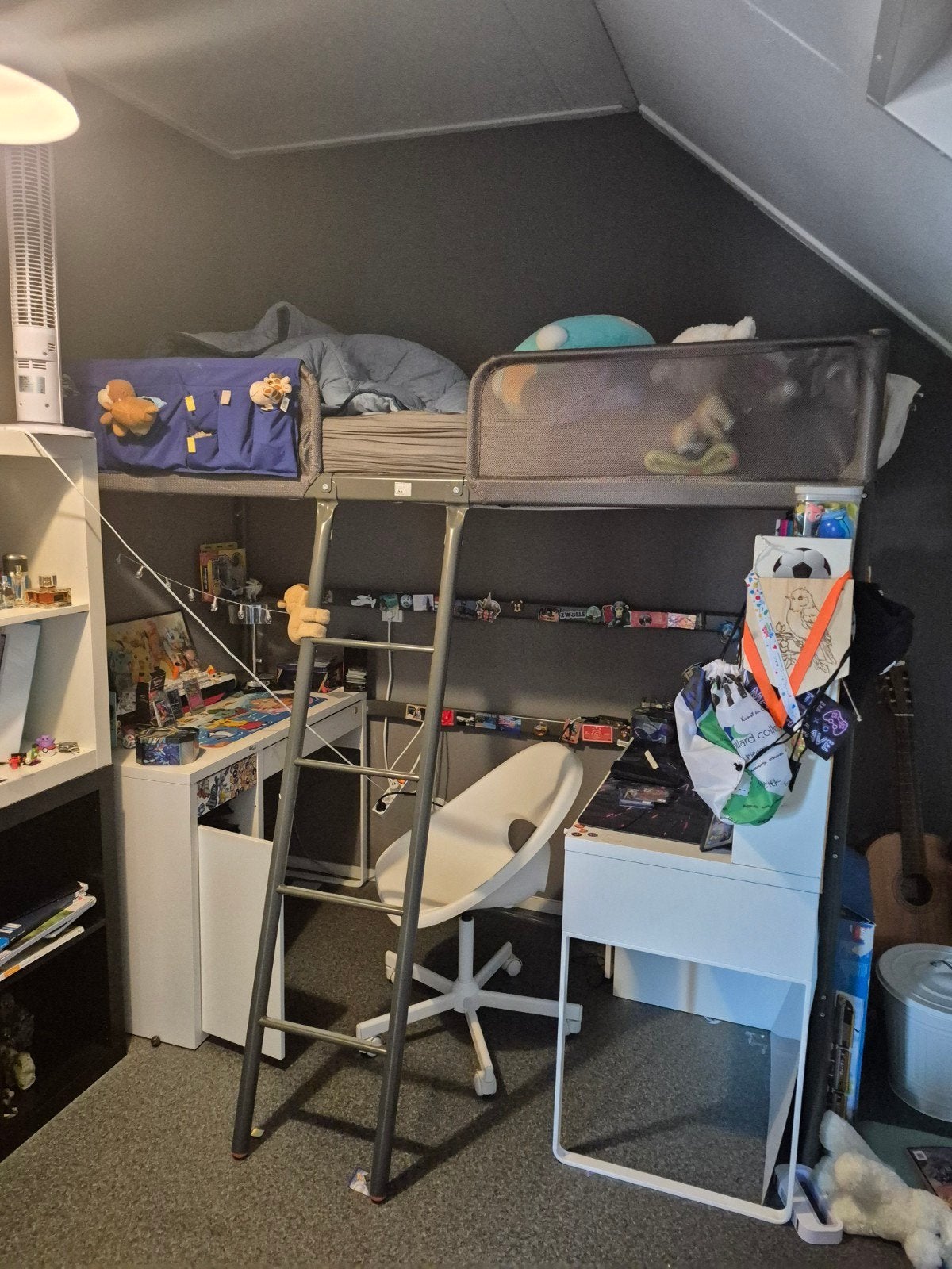 IKEA Tuffing Hoogslaper - Donkergrijs, 90x200 cm, Huis en Inrichting, Ophalen, Gebruikt, Eenpersoons, 160 tot 180 cm