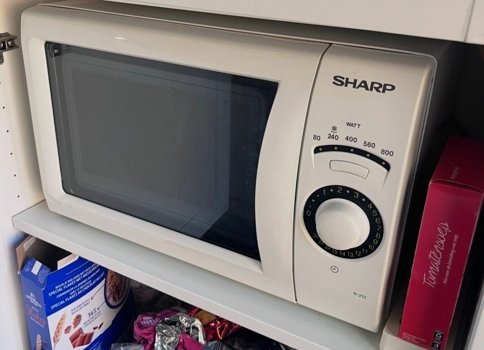 Sharp Magnetron R-212 - Compact en Functioneel, Gebruikt, Ophalen of Verzenden, Magnetron, Draaiplateau