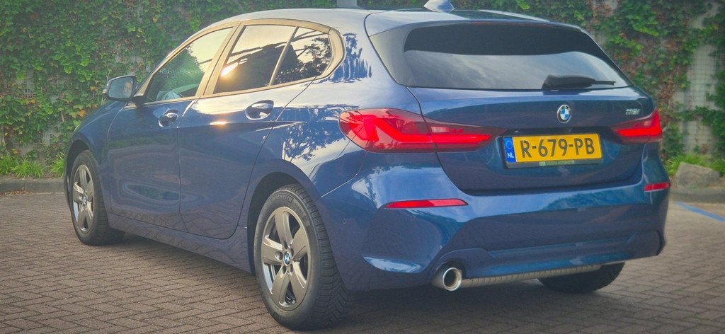 BMW 1-serie 118i Business Edition | Cam | Stoelverw. | Cruis, Auto's, Gebruikt, Blauw, Origineel Nederlands, Bedrijf