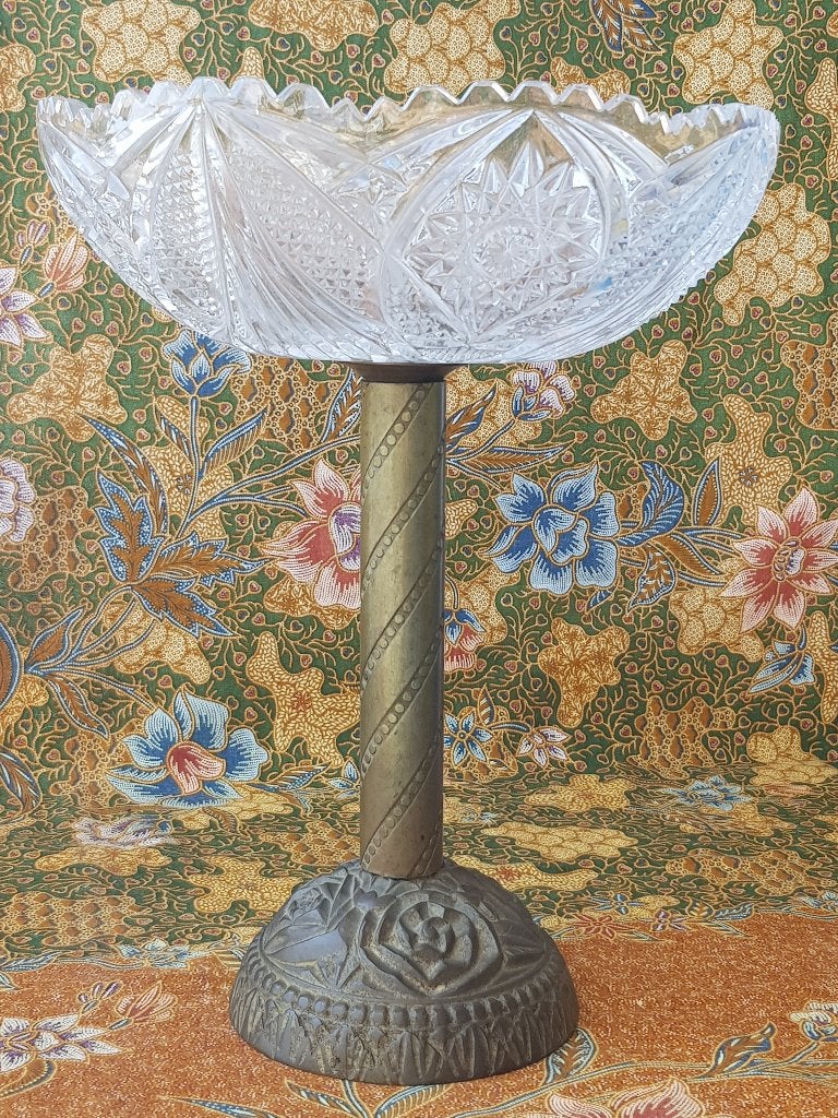 Mooie antieke schaal uit Frankrijk van brons en kristal 1890