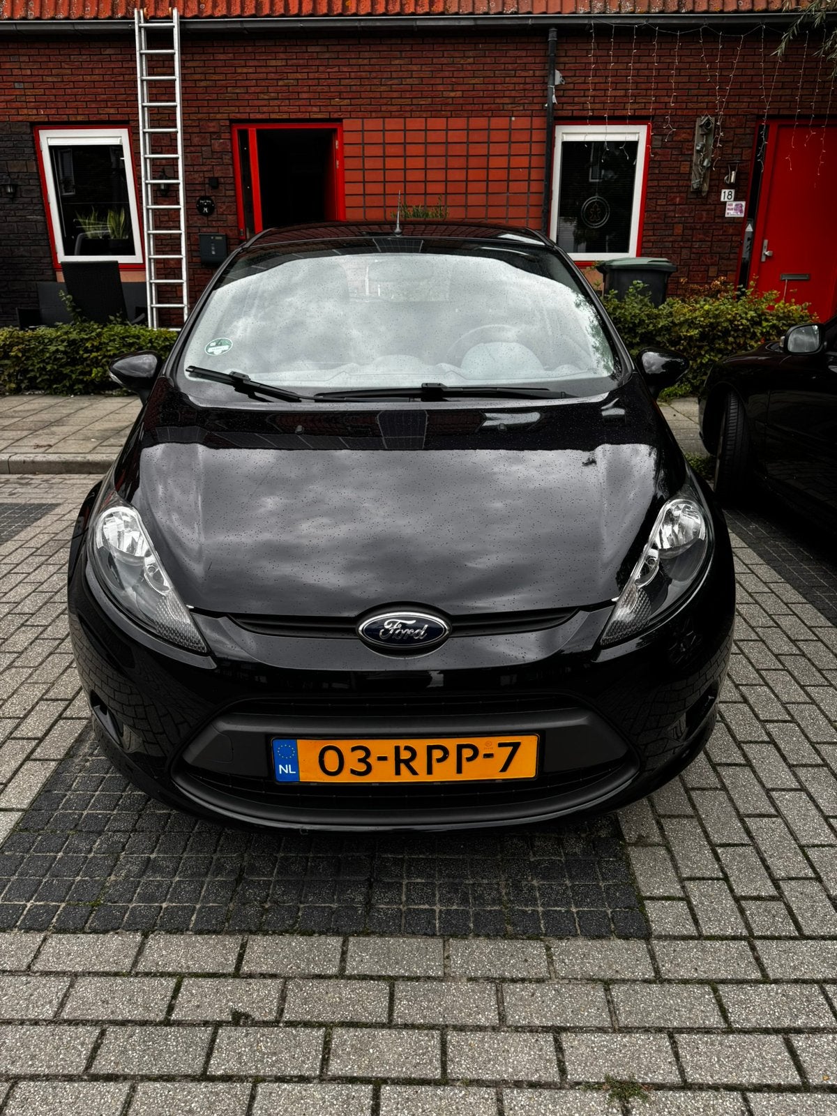 Ford Fiësta 1.25 44KW 5DR 2011 Zwart, Auto's, Voorwielaandrijving, Stof, 40 €/maand, 1242 cc