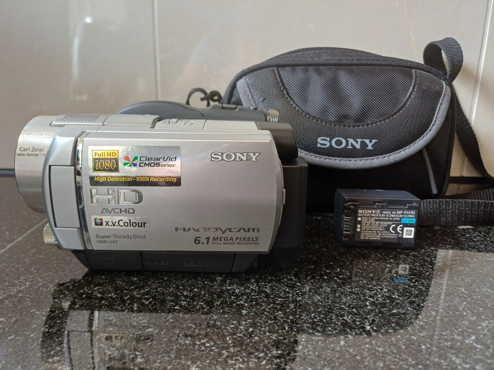 Sony HDR-UX7 Full HD Handycam Camcorder met tas - goed lezen, Full HD, Gebruikt, 20x of meer, Ophalen of Verzenden