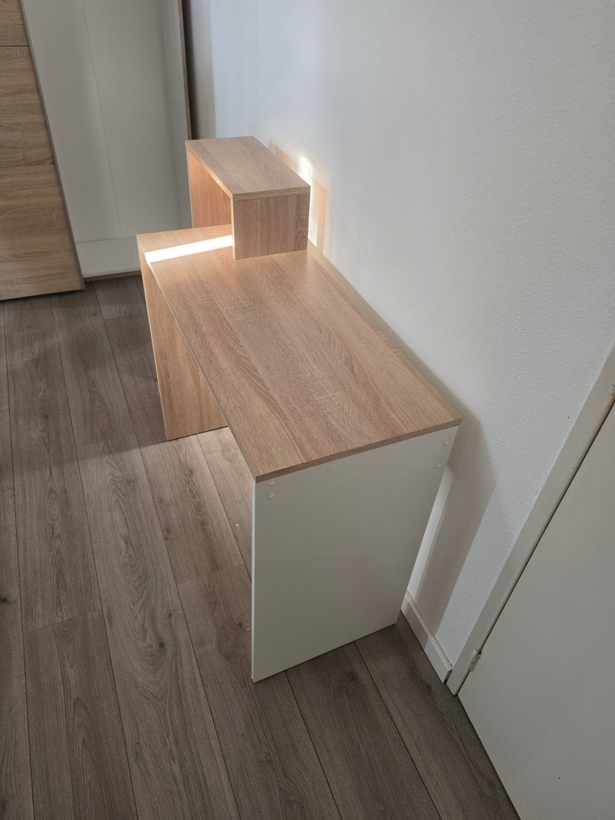 Modern bureau met opbergruimte - Wit/Hout, Huis en Inrichting, Ophalen, Spaanplaat of MDF, Zo goed als nieuw, Overige typen