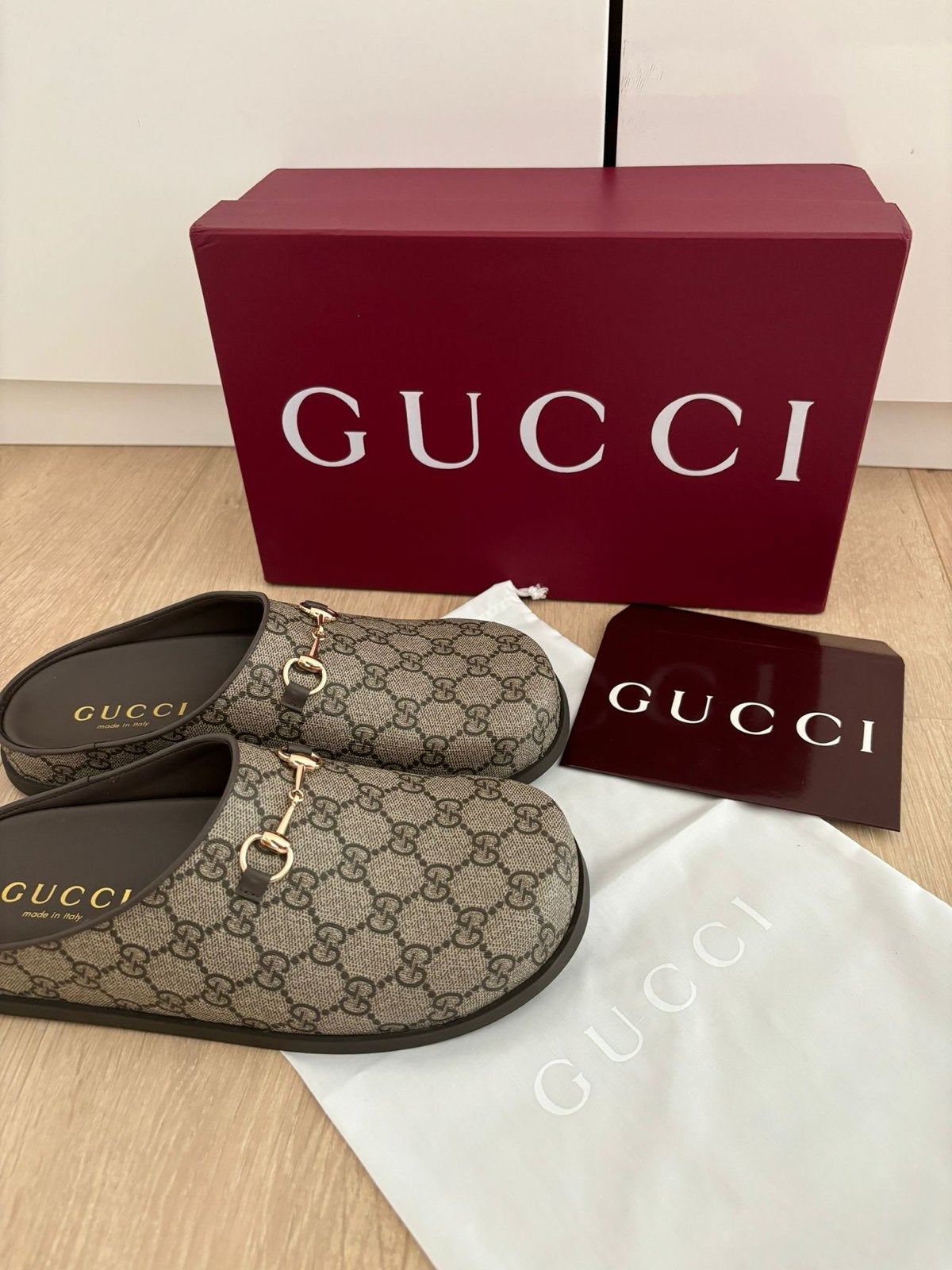 Gucci instappers maat 42 (vallen als 41), Kleding | Heren, Schoenen, Ophalen of Verzenden, Nieuw, Bruin, Pantoffels of Sloffen