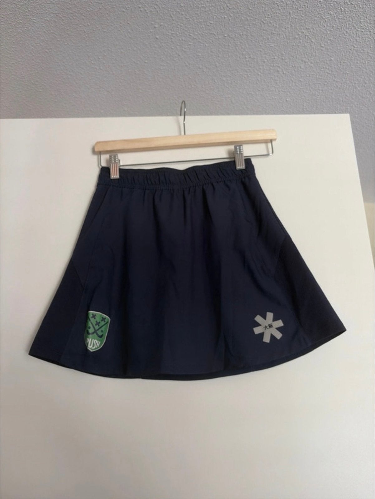 Osaka hockeyrokje Push Breda - Maat S, Ophalen of Verzenden, Zo goed als nieuw, Kleding