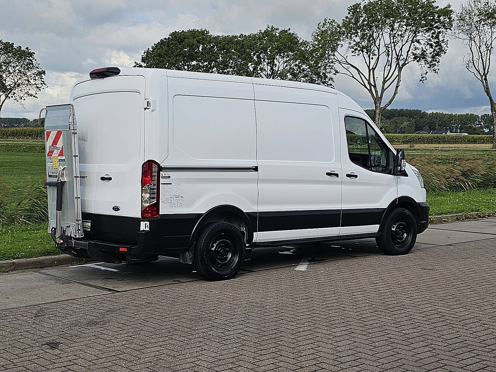 FORD TRANSIT 2.0 l2h2 koelwagen klep!, Auto's, Gebruikt, Euro 6, 129 pk, Wit